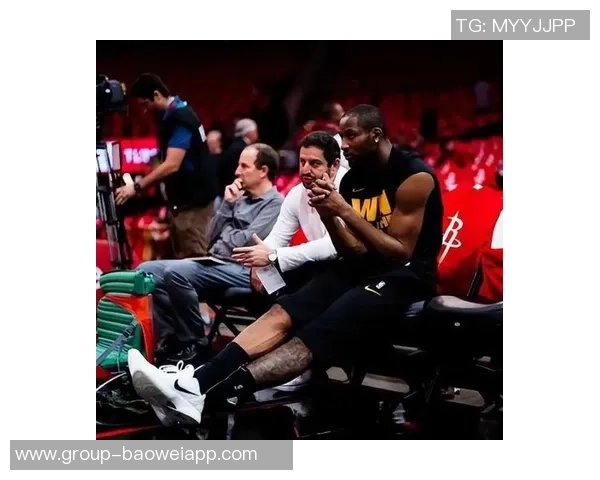 库明加连续两场比赛穿欧文球鞋引发球鞋市场热潮 库明加连续两场比赛穿欧文球鞋引发球鞋市场热潮