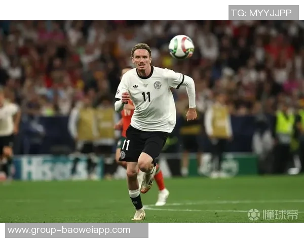 法尔克透露拜仁欲续约凯恩并关注巴甲前锋维托尔的转会可能性 法尔克透露拜仁欲续约凯恩并关注巴甲前锋维托尔的转会可能性