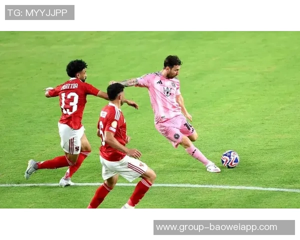 迈阿密国际与帕尔梅拉斯洽谈租赁米凯尔后卫引进事宜