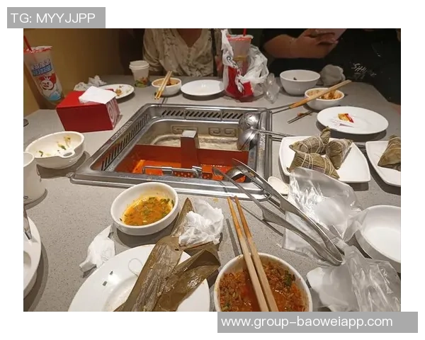 郭士强李昂美考察期间与杨瀚森共度火锅时光尽享欢乐歌声