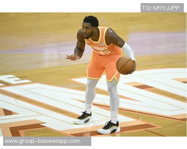 米切尔复出表现抢眼全场砍下30分7板8助可惜球队未能获胜