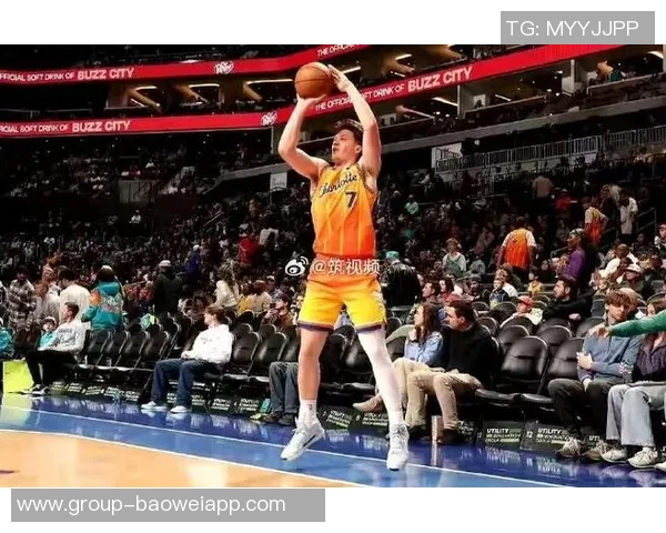 克尼佩尔表现出色4号秀13投6中贡献18分2篮板2助攻助力球队胜利